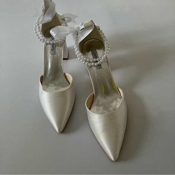 Jowtry Shoes - Elegant White Wedding Heels with Pearl Ankle Strap- Size 9